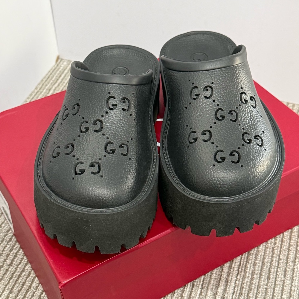 Gucci Women's Black Sandals - Picture 5 of 6